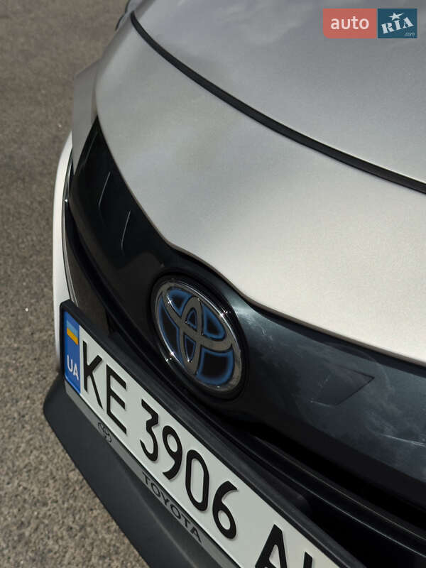 Хетчбек Toyota Prius 2017 в Кам'янському