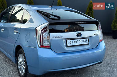 Хетчбек Toyota Prius 2012 в 