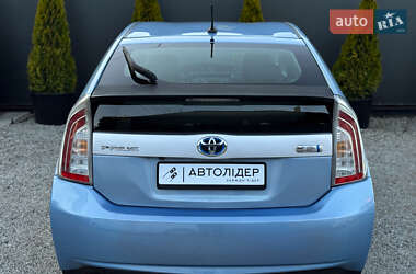 Хетчбек Toyota Prius 2012 в 
