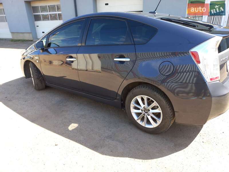 Хэтчбек Toyota Prius 2013 в Ужгороде