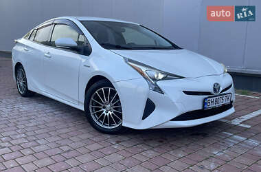 Хетчбек Toyota Prius 2017 в 