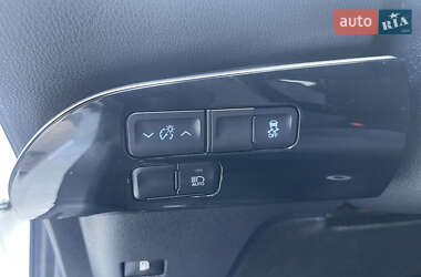 Хетчбек Toyota Prius 2017 в 