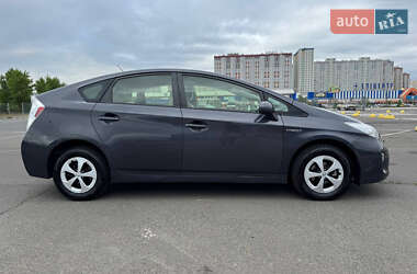 Хетчбек Toyota Prius 2012 в 