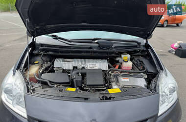 Хетчбек Toyota Prius 2012 в 