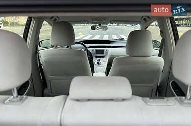 Хетчбек Toyota Prius 2012 в 