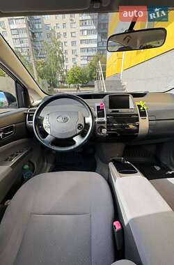 Хетчбек Toyota Prius 2008 в 