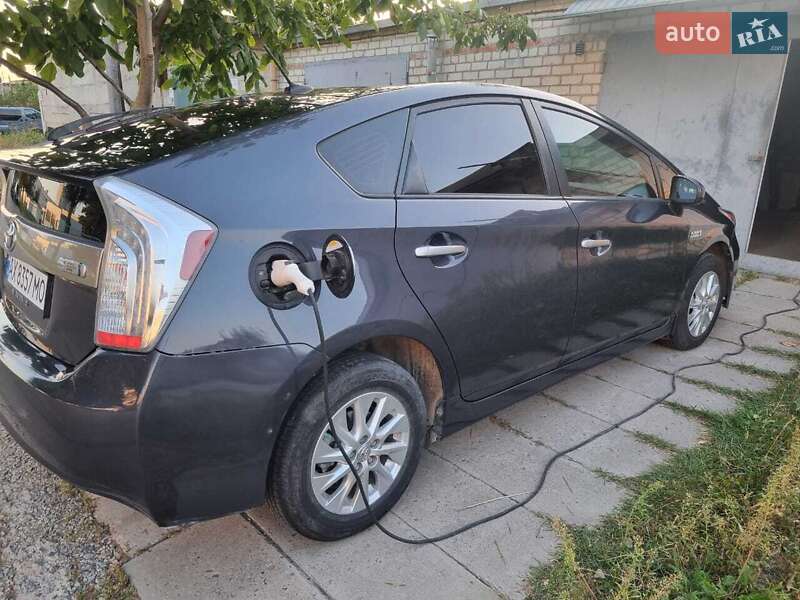 Хетчбек Toyota Prius 2014 в Харкові