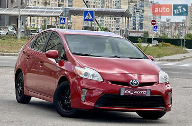 Хэтчбек Toyota Prius 2013 в 