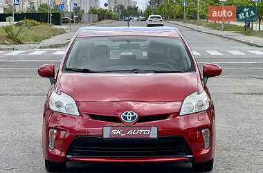 Хэтчбек Toyota Prius 2013 в 