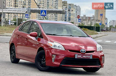 Хэтчбек Toyota Prius 2013 в 