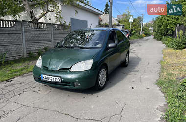 Седан Toyota Prius 2001 в 
