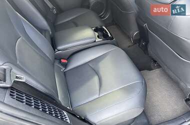 Хэтчбек Toyota Prius 2017 в 