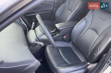 Хэтчбек Toyota Prius 2017 в 