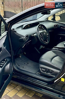 Хэтчбек Toyota Prius 2021 в 