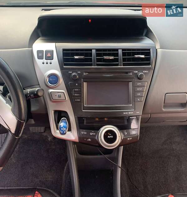 Универсал Toyota Prius 2014 в Тернополе