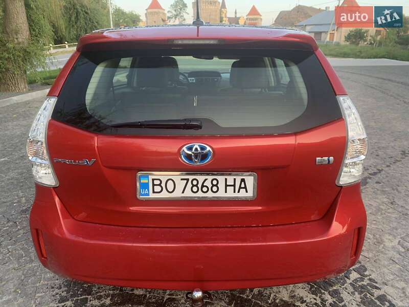 Универсал Toyota Prius 2014 в Тернополе