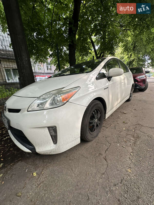 Хэтчбек Toyota Prius 2013 в Киеве