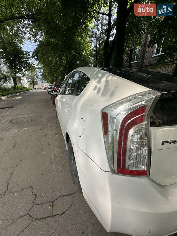 Хэтчбек Toyota Prius 2013 в Киеве
