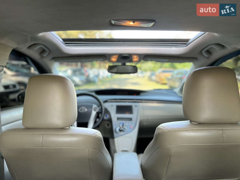 Хэтчбек Toyota Prius 2014 в Киеве
