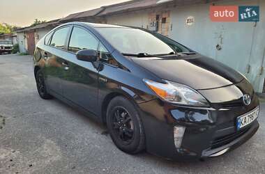 Хэтчбек Toyota Prius 2014 в 