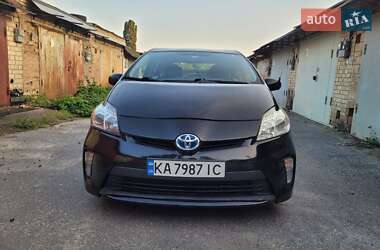 Хэтчбек Toyota Prius 2014 в 
