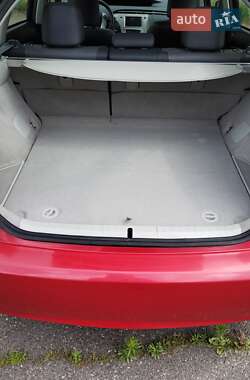 Хэтчбек Toyota Prius 2014 в 