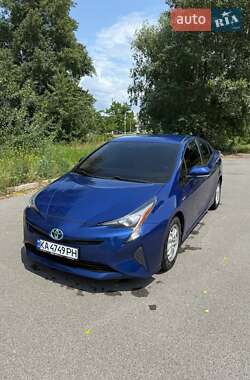 Хетчбек Toyota Prius 2016 в 