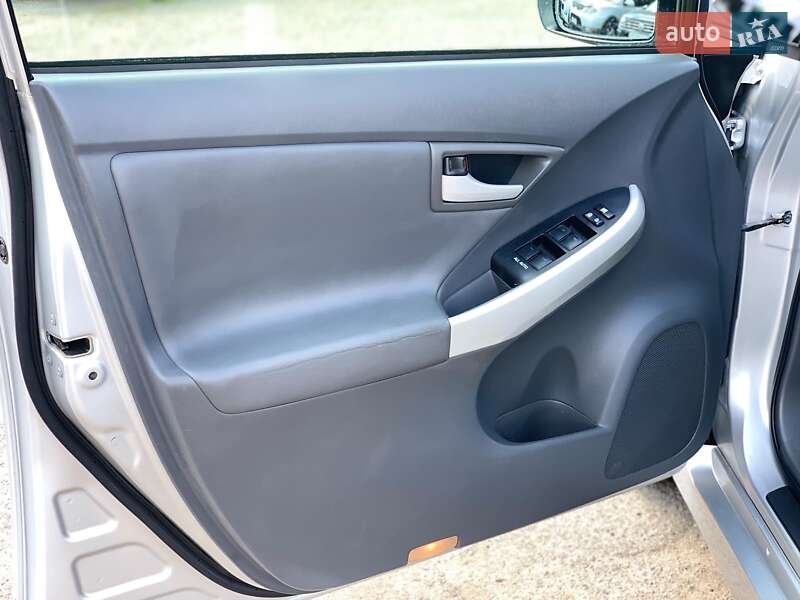 Хэтчбек Toyota Prius 2010 в Виннице