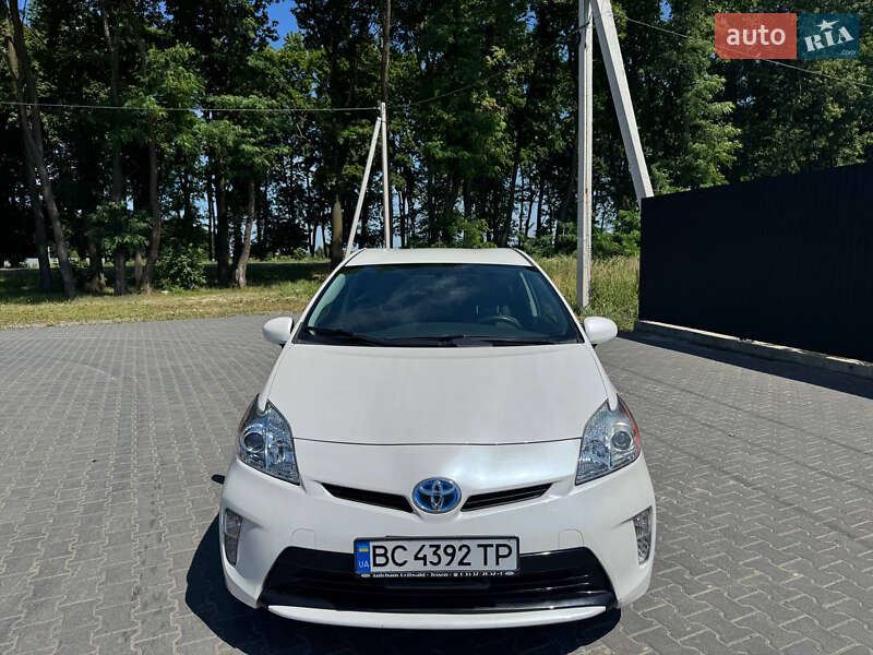Хэтчбек Toyota Prius 2014 в Львове