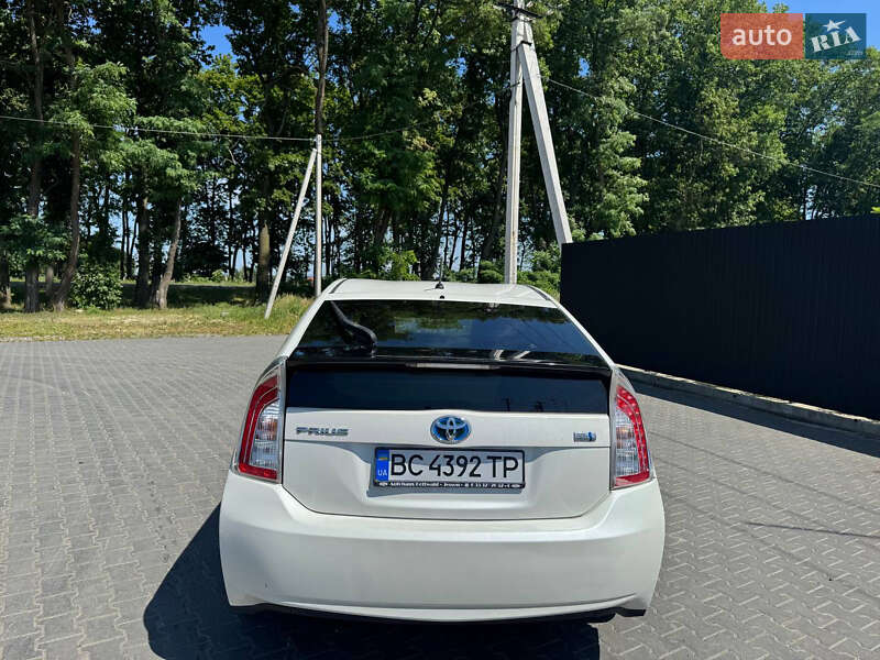 Хэтчбек Toyota Prius 2014 в Львове