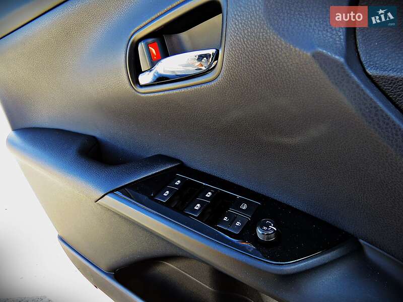 Хетчбек Toyota Prius 2017 в Черкасах