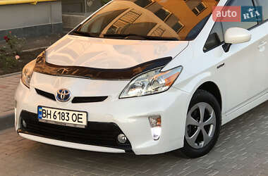 Хэтчбек Toyota Prius 2012 в 