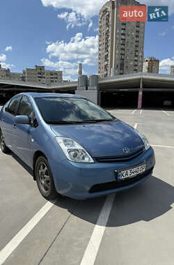Хетчбек Toyota Prius 2005 в 