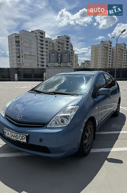Хетчбек Toyota Prius 2005 в 