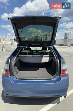 Хетчбек Toyota Prius 2005 в 