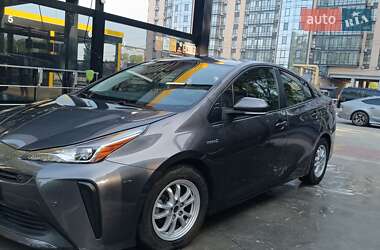Хэтчбек Toyota Prius 2022 в Днепре