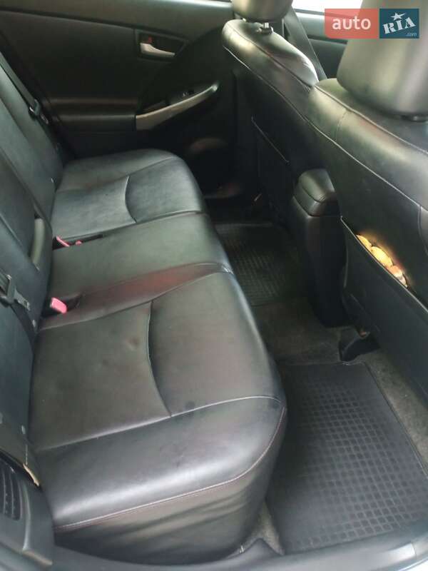 Хэтчбек Toyota Prius 2013 в Днепре