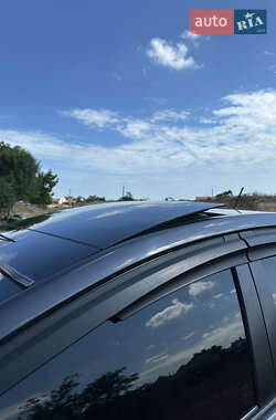 Хэтчбек Toyota Prius 2013 в 