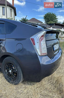 Хэтчбек Toyota Prius 2013 в 