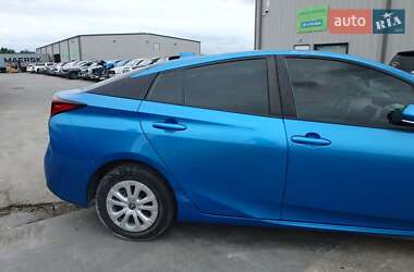 Хэтчбек Toyota Prius 2022 в 