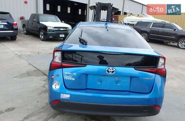 Хэтчбек Toyota Prius 2022 в 