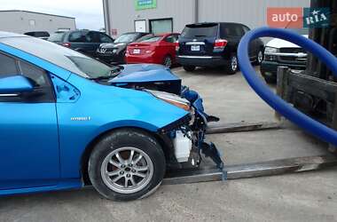Хэтчбек Toyota Prius 2022 в 