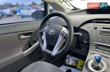 Хетчбек Toyota Prius 2010 в 