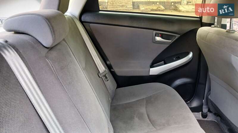 Хэтчбек Toyota Prius 2013 в Одессе