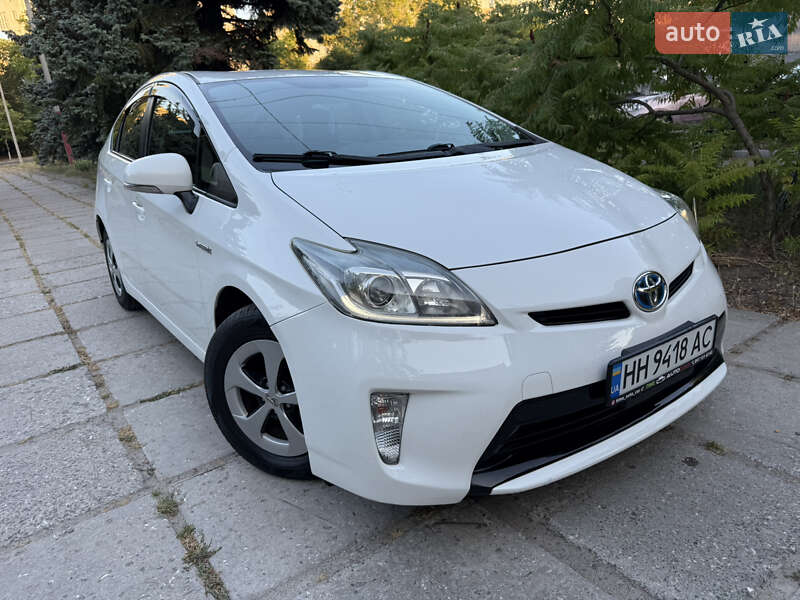 Хэтчбек Toyota Prius 2014 в Одессе