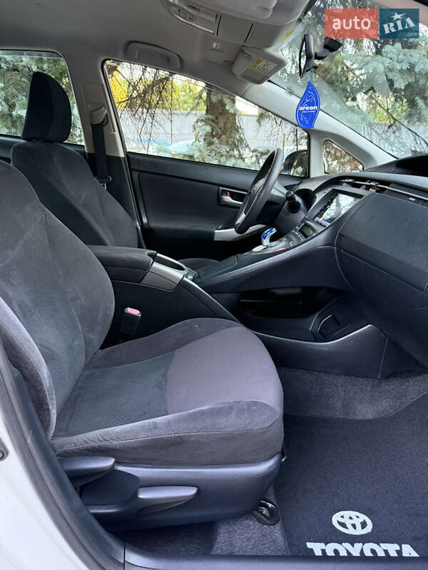 Хэтчбек Toyota Prius 2014 в Одессе