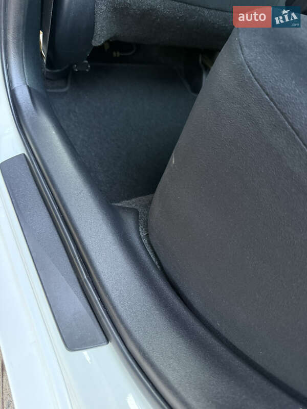 Хэтчбек Toyota Prius 2014 в Одессе