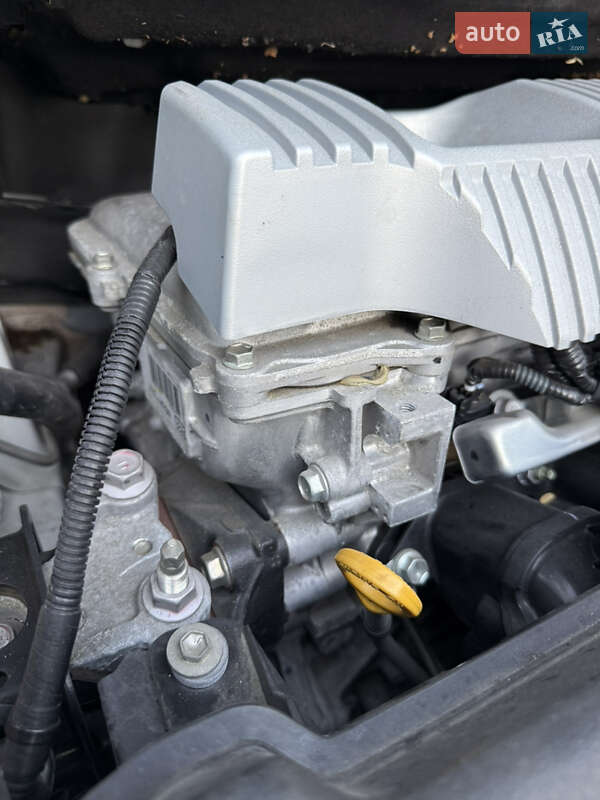 Хэтчбек Toyota Prius 2014 в Одессе