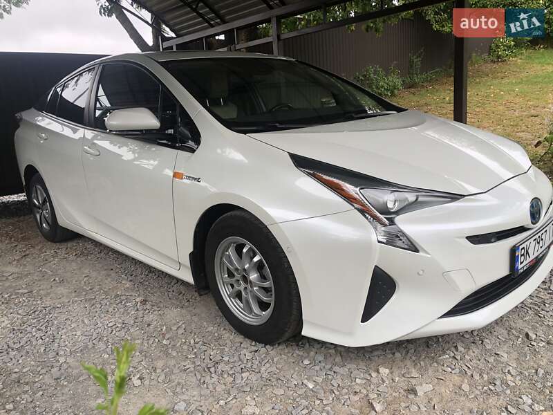 Хэтчбек Toyota Prius 2018 в Ровно фото 3 Хэтчбек Toyota Prius 2018 в Ровно