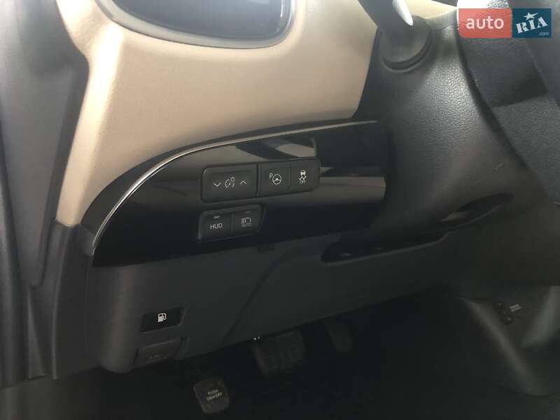 Хэтчбек Toyota Prius 2018 в Ровно фото 20 Хэтчбек Toyota Prius 2018 в Ровно